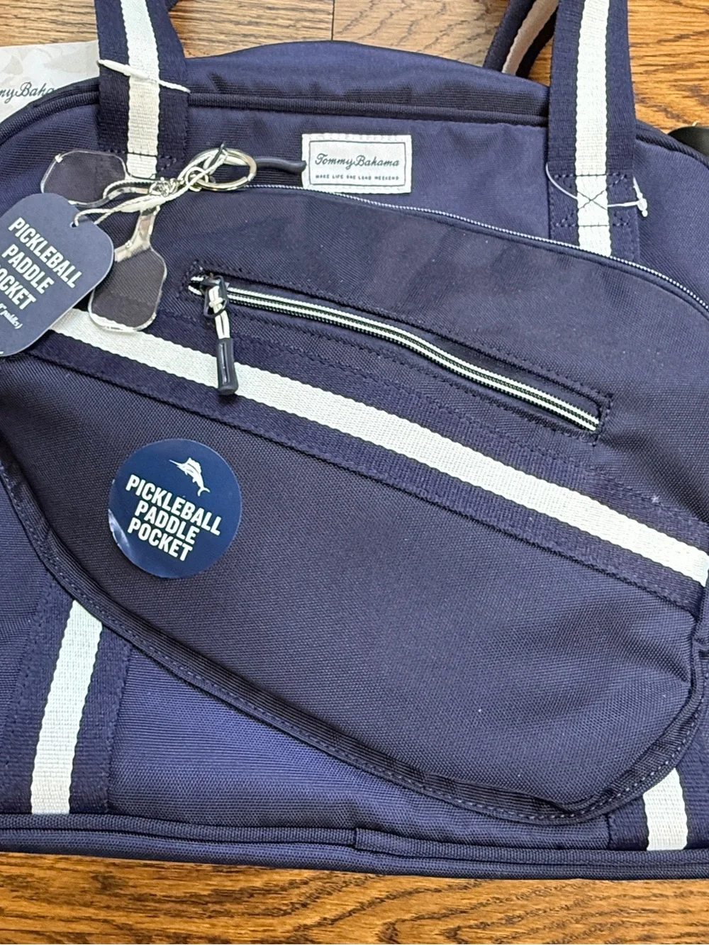 NWT Tommy Bahama Navy and White Pickleball Navy & White Duffel Tote Water Bottle